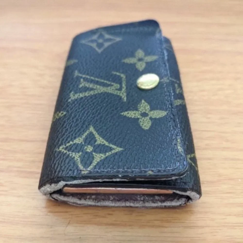 Louis Vuitton Monogram Key Holder/Wallet #650💥PRICE DROP💥